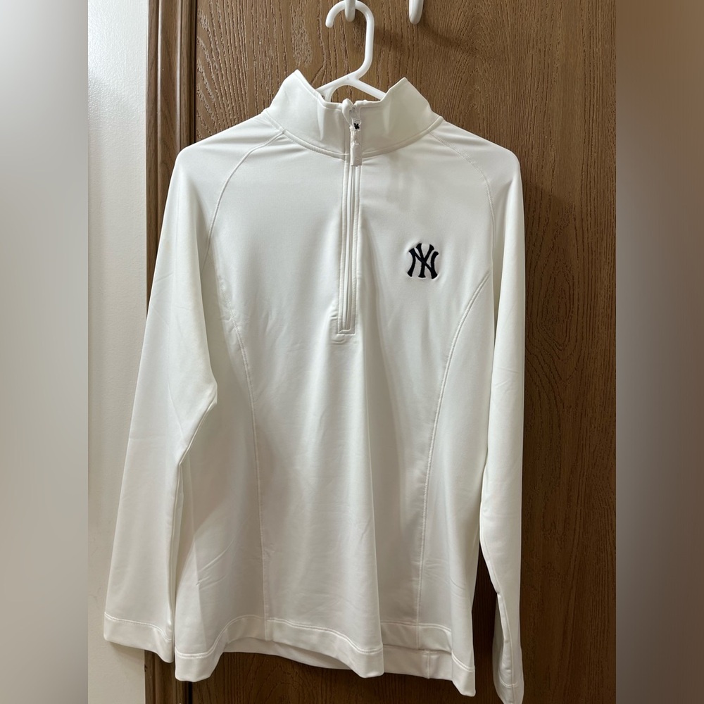 NY Yankees Women’s Cutter & Buck Half Zip Pullover